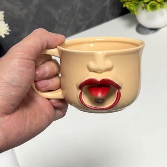 Funny Face Tongue Mug - product photo 2