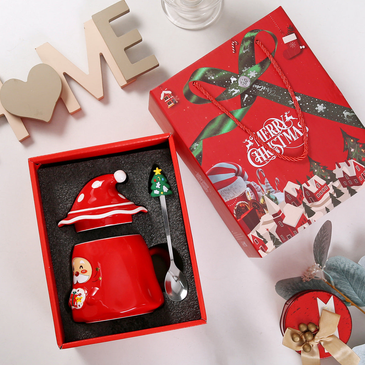 Santa Claus mug gift set - Includes a Christmas hat lid and tree-shaped spoon, with a gift box with a bag (3-piece set)