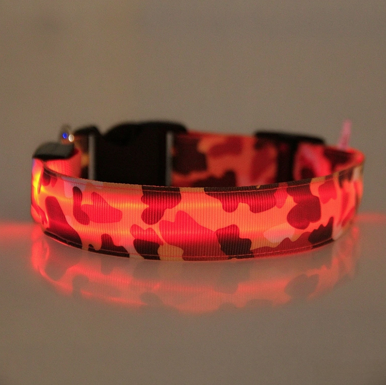 LED Camo Light Up Dog Collar, Glowing Safety Collar for Night Walking, Adjustable Nylon Pet Collar for Small Medium Large Dogs