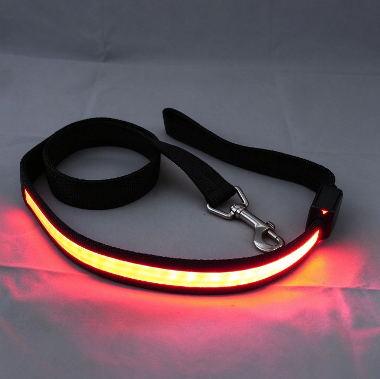 USB rechargeable LED dog leash, a safety light for night walking dog chain, suitable for all sizes of pets