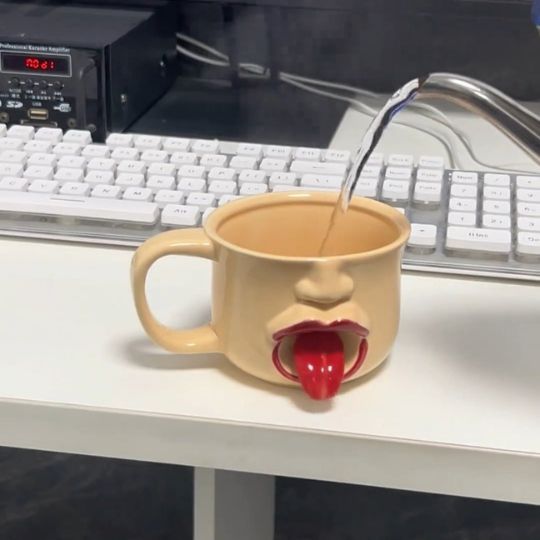Funny Face Tongue Mug - product photo 1